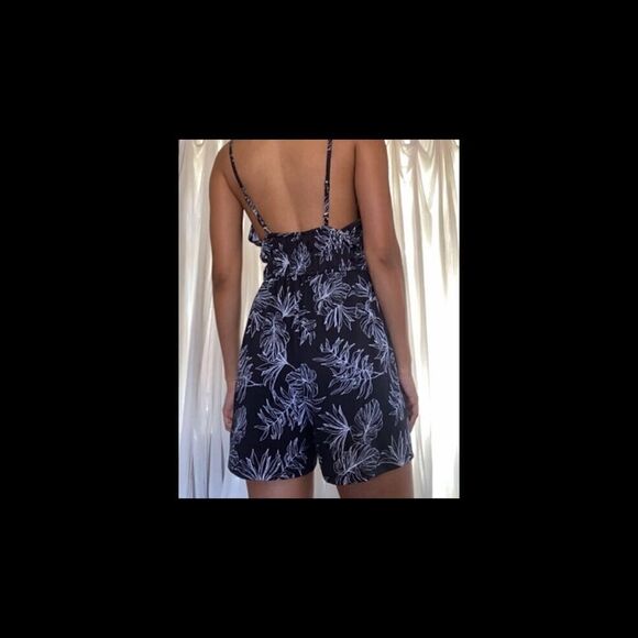 Kendall and Kylie shorts romper xs - Picture 2 of 4